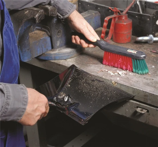 Щітка ручна м'яка з короткою ручкою, 330 мм, чорна, Vikan